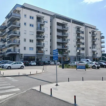 River Apartman *
